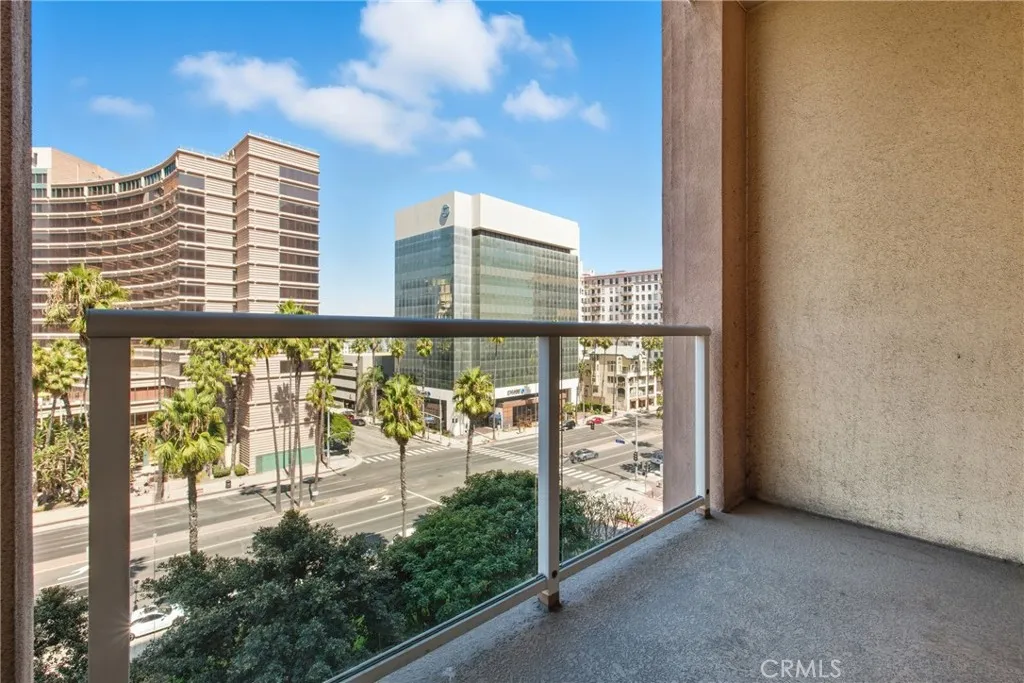 388 Ocean Boulevard 709, Long Beach, California 90802 home-pic-9